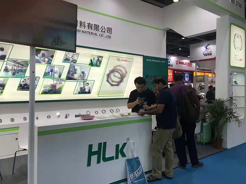 華龍公司參加第78屆(2019秋)全國摩托車及配件展示交易會(huì)