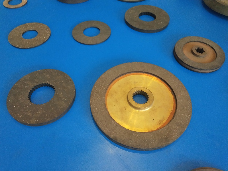 選購(gòu)優(yōu)質(zhì)摩擦片摩擦塊來(lái)華龍摩擦片廠家入手