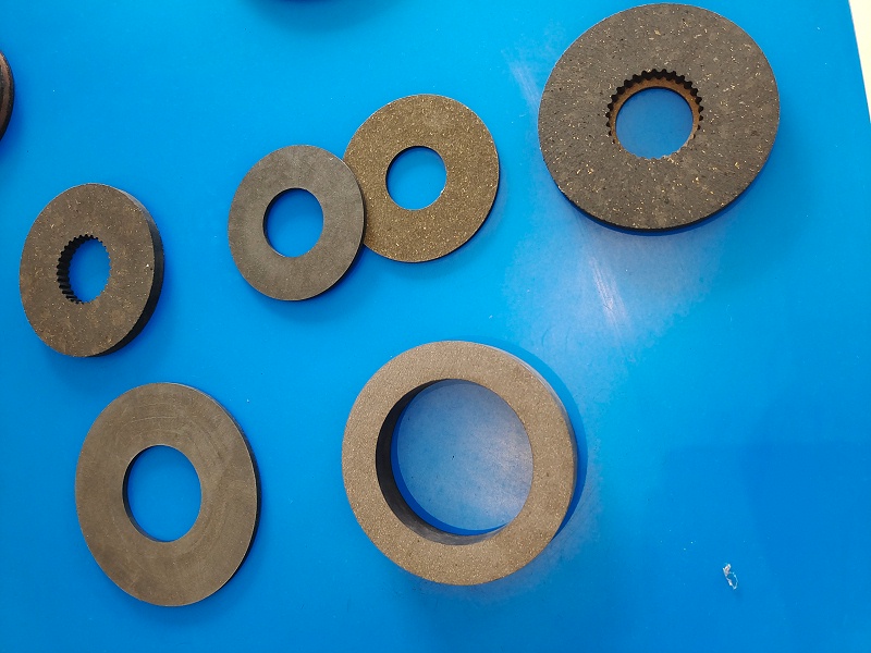 摩擦片生產(chǎn)廠家：摩擦材料熱壓后制品的后加工處理