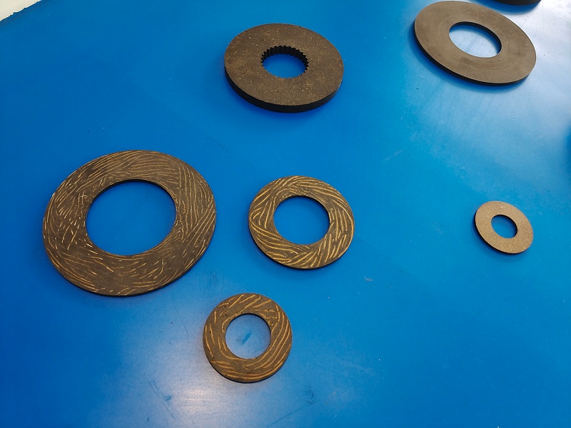 制動器摩擦片的壽命與硬度的關系是怎樣的？—漢樂科新材料