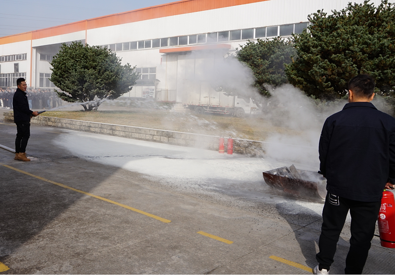 華龍公司開展消防演練活動(dòng)