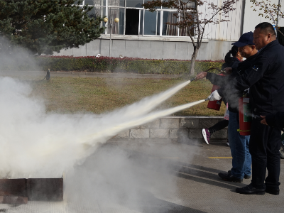 華龍公司開展消防演練活動(dòng)