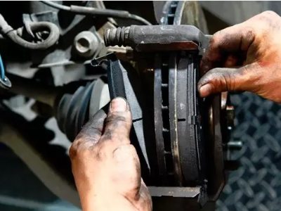 怎樣更換離合器從動盤摩擦片?